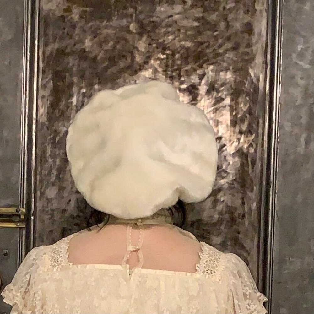 Vintage 80s Mr. Hi's Classics white faux fur beret winter hat present gift